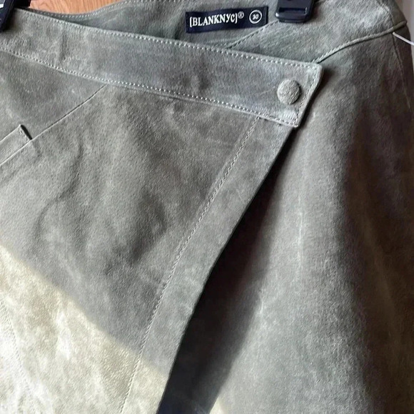 BlankNYC Ivy League Green Suede Skirt - Picture 6 of 6